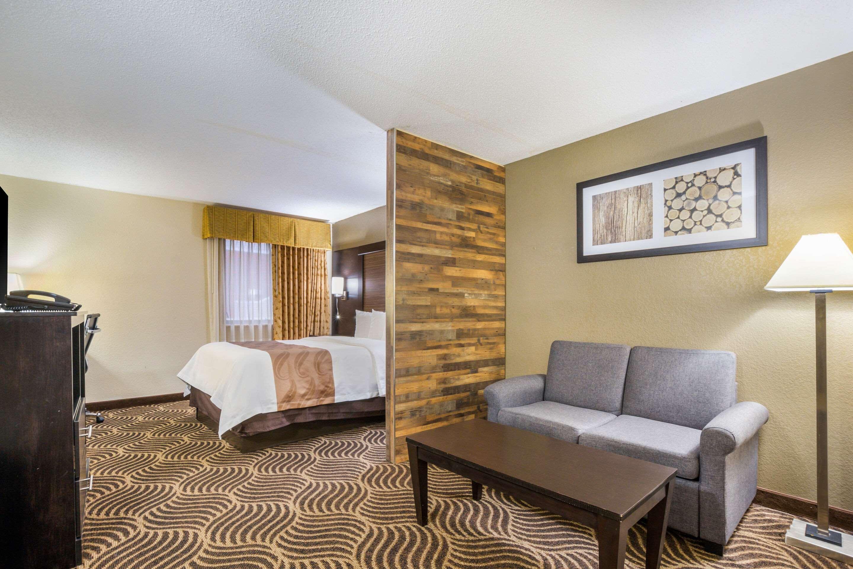 Quality Inn & Suites Florence - Cincinnati South Extérieur photo