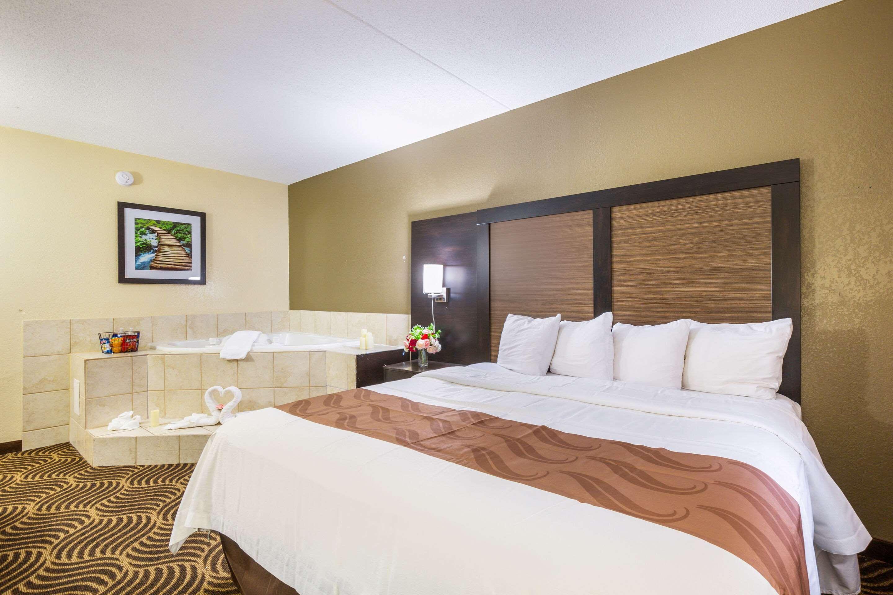 Quality Inn & Suites Florence - Cincinnati South Extérieur photo